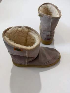 Vintage Emu Ridge Australia Suede Wool-Lined Mid-Calf Winter Boots